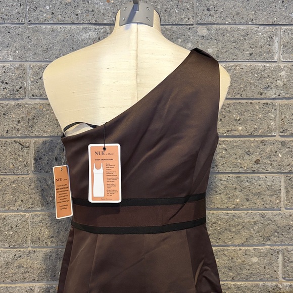 Nue by Shani One-Shoulder Chocolate Brown  Dress With Body Shaping Architecture - Picture 8 of 9